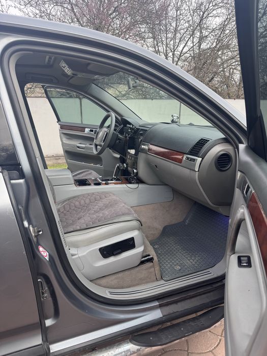 Volkswagen Touareg 2003 року