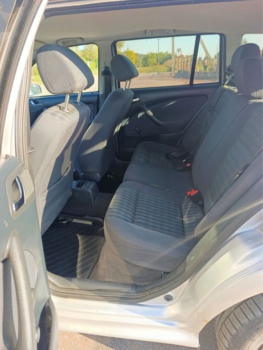 Skoda Octavia Tour 1.6 бензин