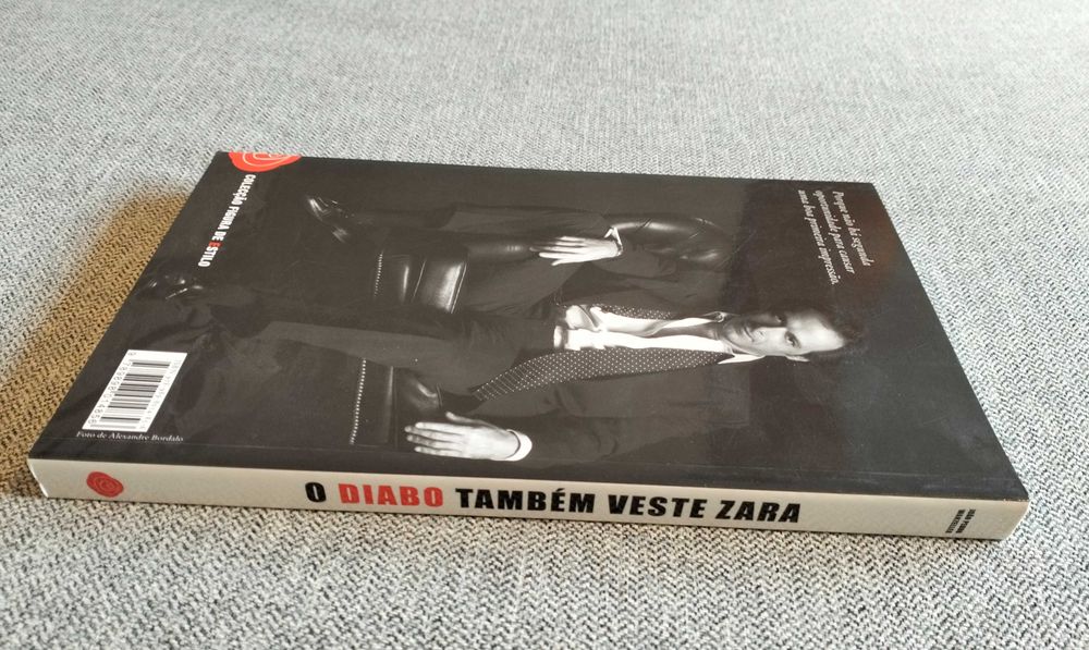 Livro "O diabo também veste Zara" de João Pedro Wanzeller