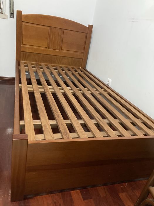 Cama de solteiro madeira maciça + estrado