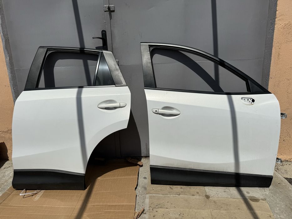 Двери Mazda CX5 2015  белый перламутр