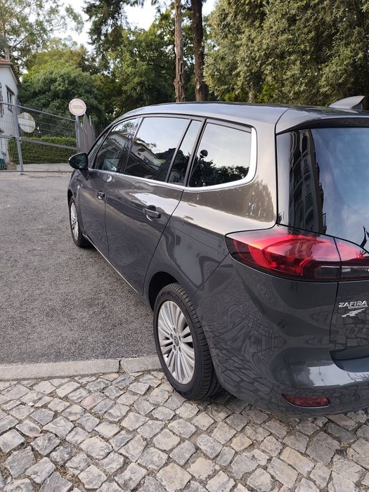 Opel Zafira Tourer 110k km ano 2015 Ótimo estado