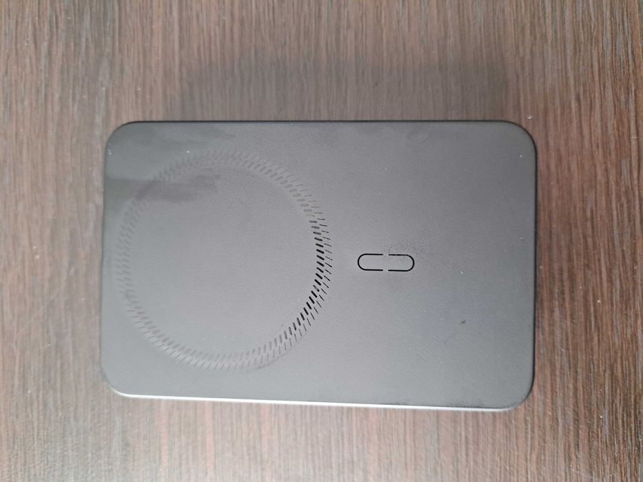 Magnetyczny bezprzewodowy Power Bank z podstawką ESR MagSafe 10000 mAh