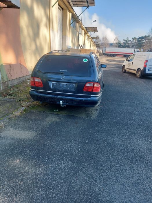 Mercedes E230 Benzyna+gaz - zarejestrowany - Okazja.