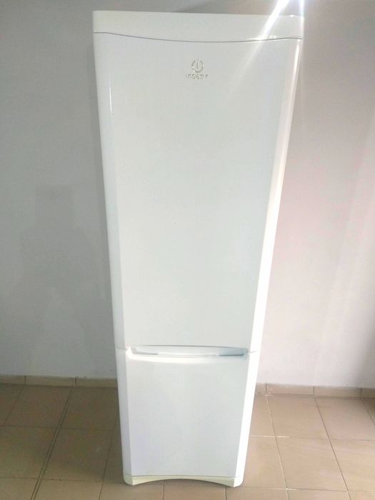 Шикарный INDESIT Доставлю