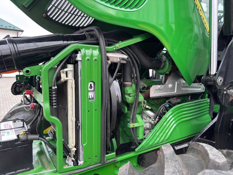 John Deere 6820 з фронтальним навантажувачемTrima