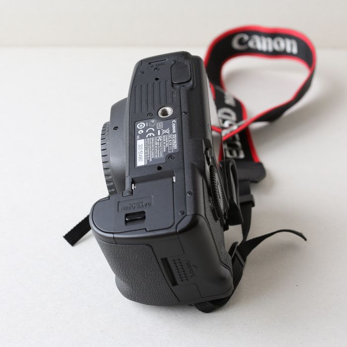 Canon EOS 5D Mark II - bardzo ładny stan + 2 x CF SanDisk 4GB