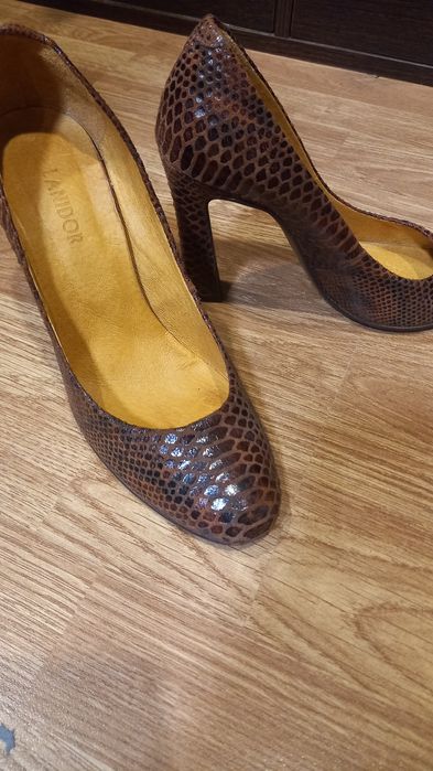 Sapatos em Pele* Lanidor N.38