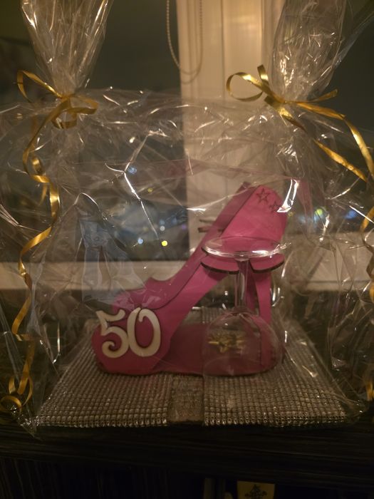 szpilka prezent na 50 urodziny