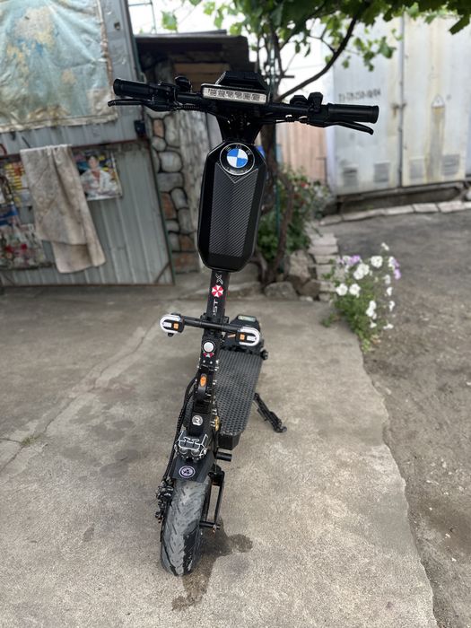Электросамокат Xboost 005   1500 W 20Ah