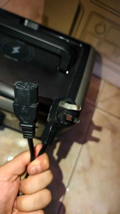 Портативна зарядна станція Allpowers r600 не вмикається