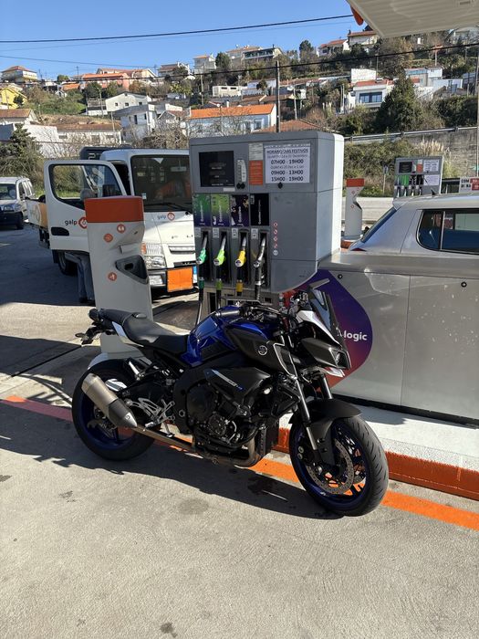 Yamaha MT-10 Race Blue