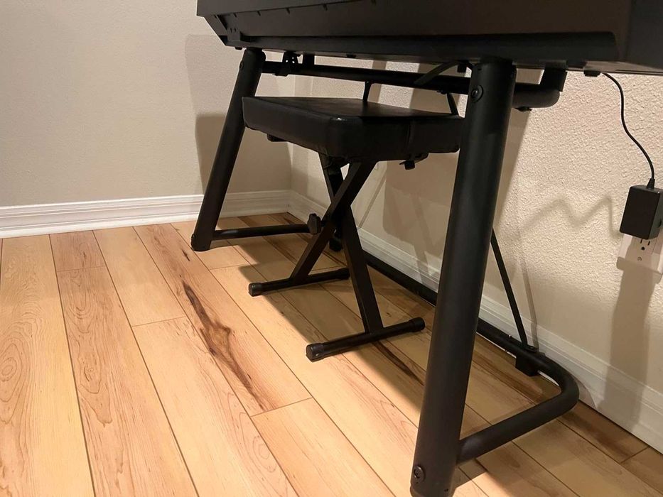 Стійка для цифрових піаніно та клавішних