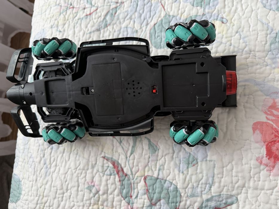 Дитяча машинка на пульту