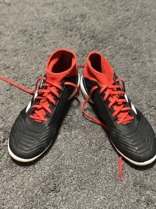 Buty piłkarskie Turfy adidas predator r. 39 1/3