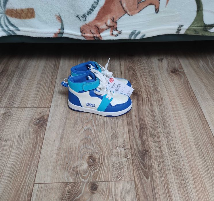 Nowe sneakersy rozmiar 30