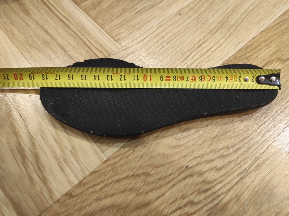 Buty do piłki nożnej, korki Decathlon r. 28
