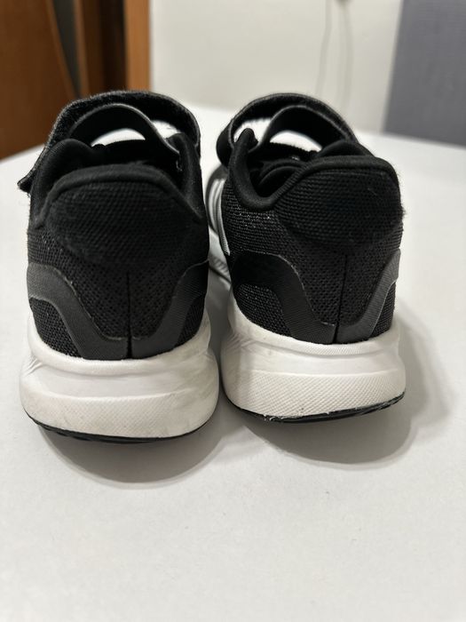 Кросівки adidas 30