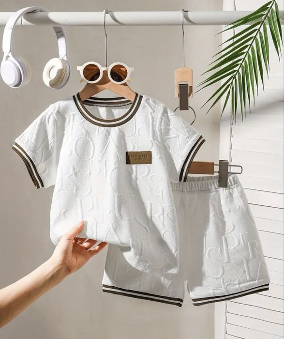 Літній костюм для хлопчика 7-8 років