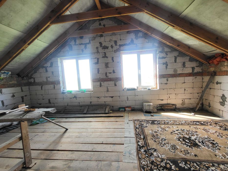 Продамо добротний  будинок біля Луцька