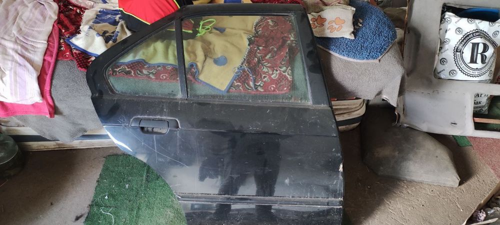 Продам двері BMW е36