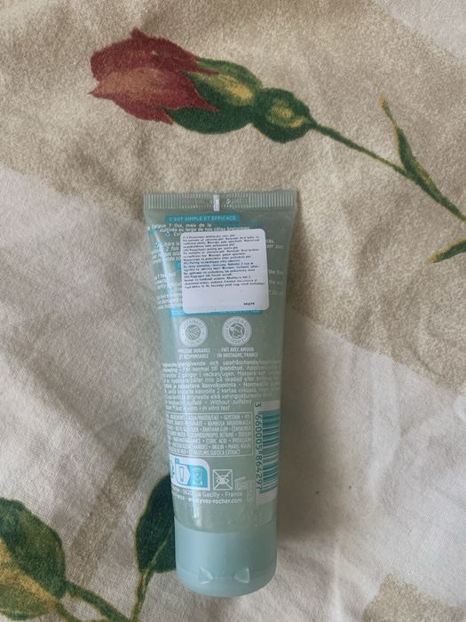 Peeling rozświetlający Pure Algue Yves Rocher 75 ml
