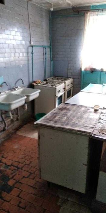 Продаю гостинку м.Малишева 1 хвилина