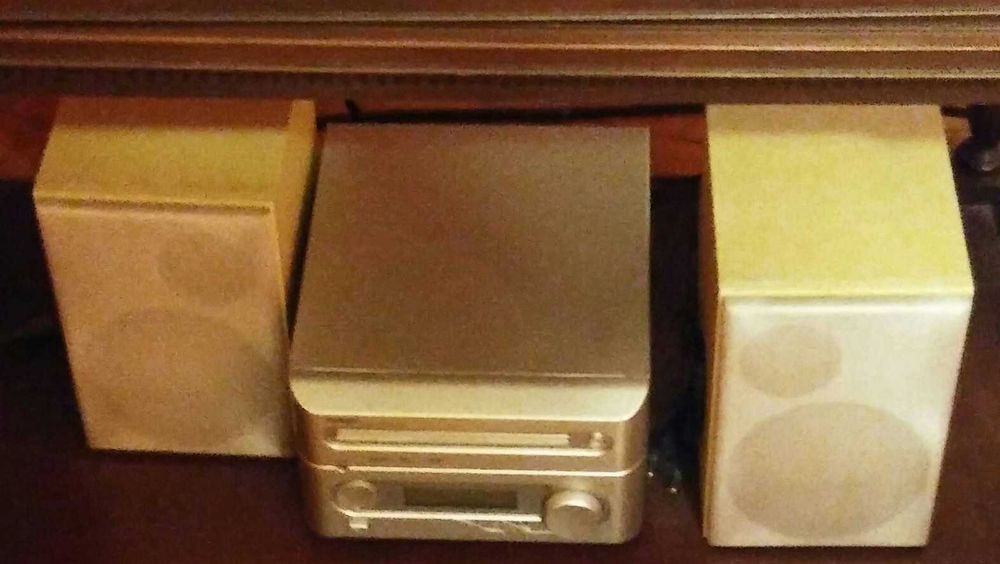 Mini wieża Odtwarzacz EASY: DVD/CD/radio/mp3/MPEG4