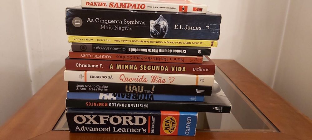 1€ 50 Cada livro  atual e em ótimo estado