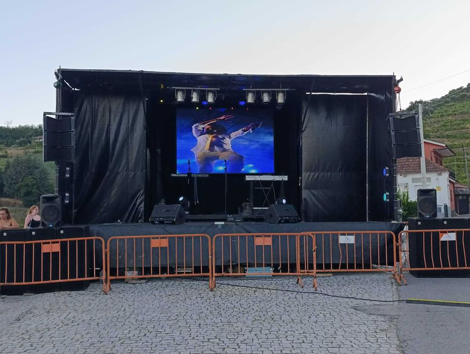 camião palco aluguer