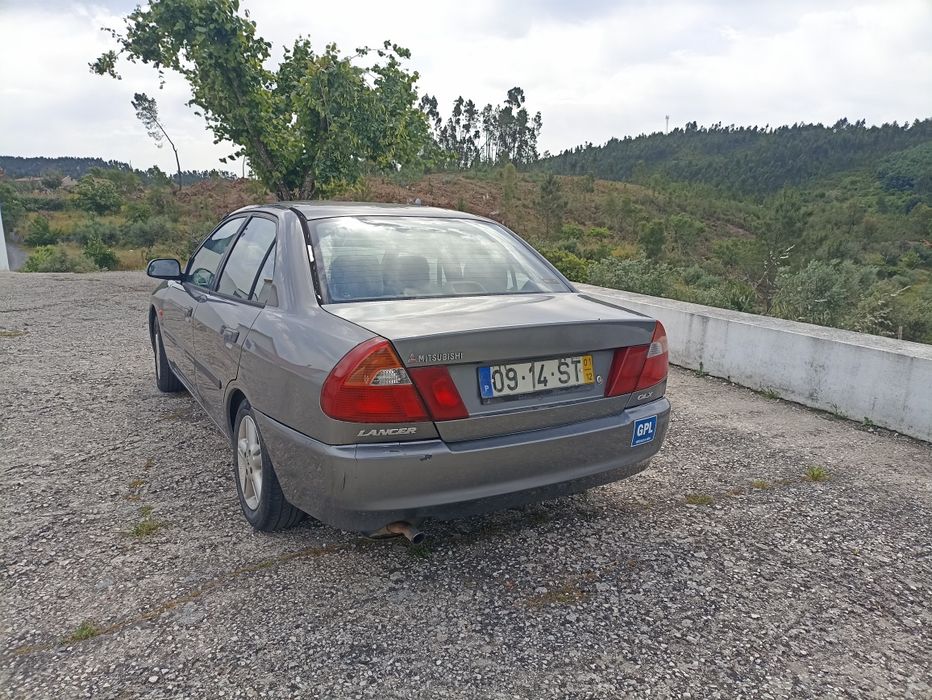 Mitsubishi Lancer 1.3 glx a andar com inspeção chumbada