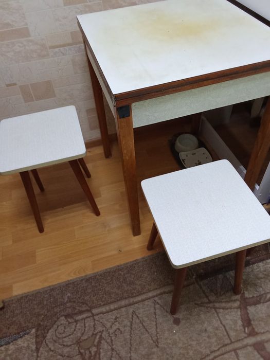 Тумбочка - шкафчик на кухню или дачу