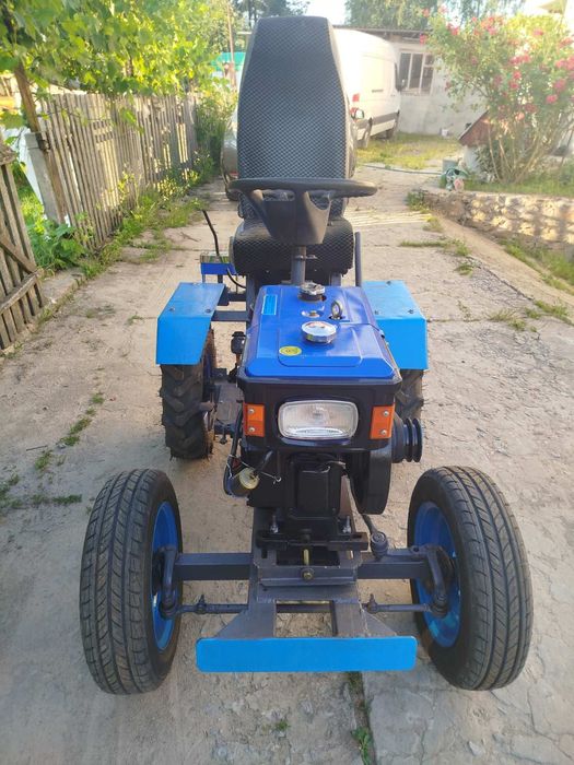 Саморобний трактор Зубр