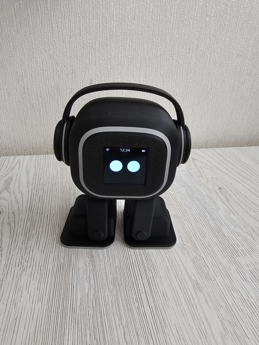 Емо робот,младшая сестра