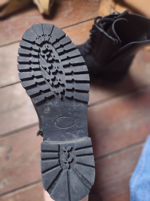 Black boots 40 size