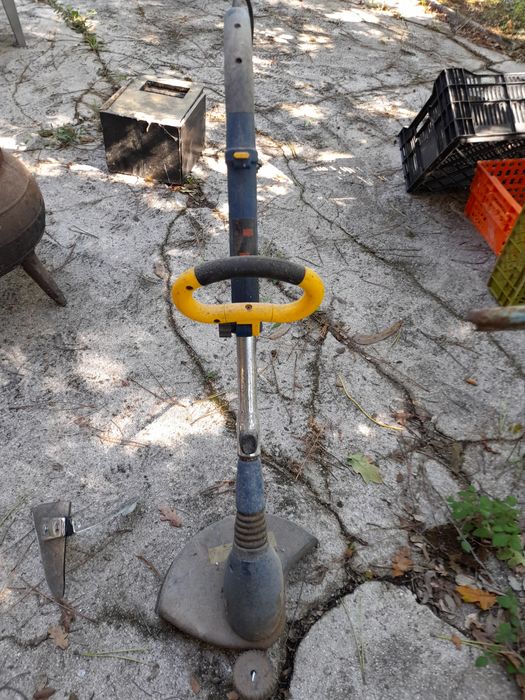 Corta relva elétrico