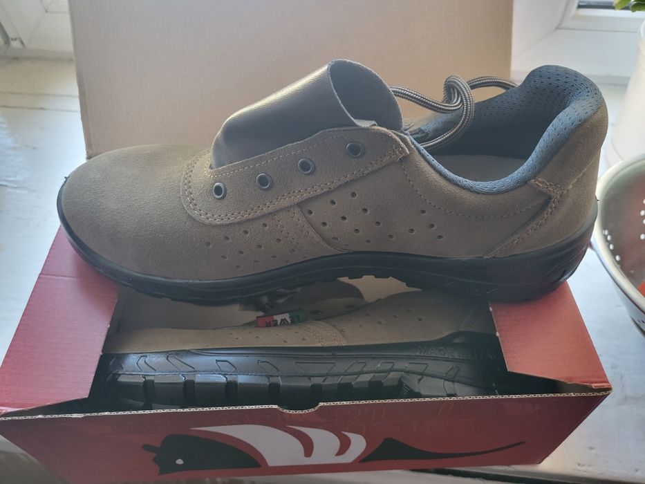 Buty robocze z podnoskiem