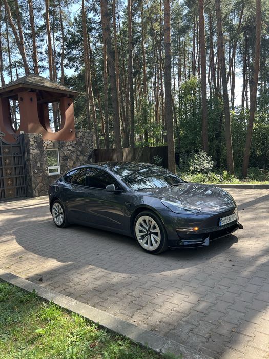 Tesla Model 3 long range