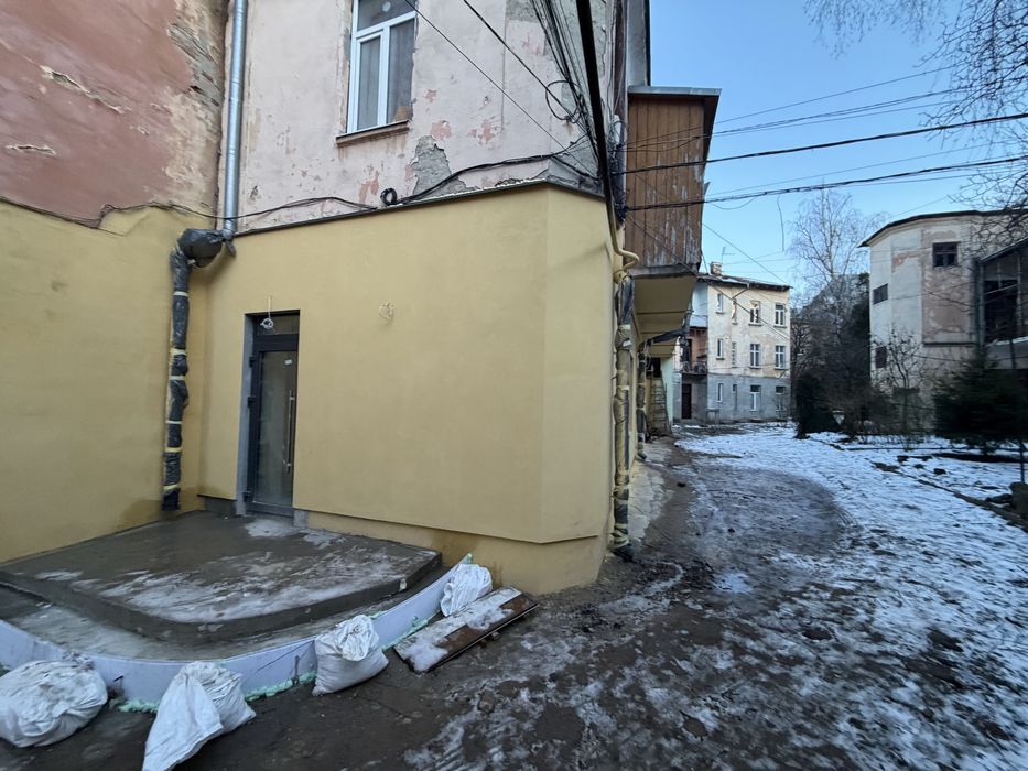 Приміщення під бар кафе з літкою
