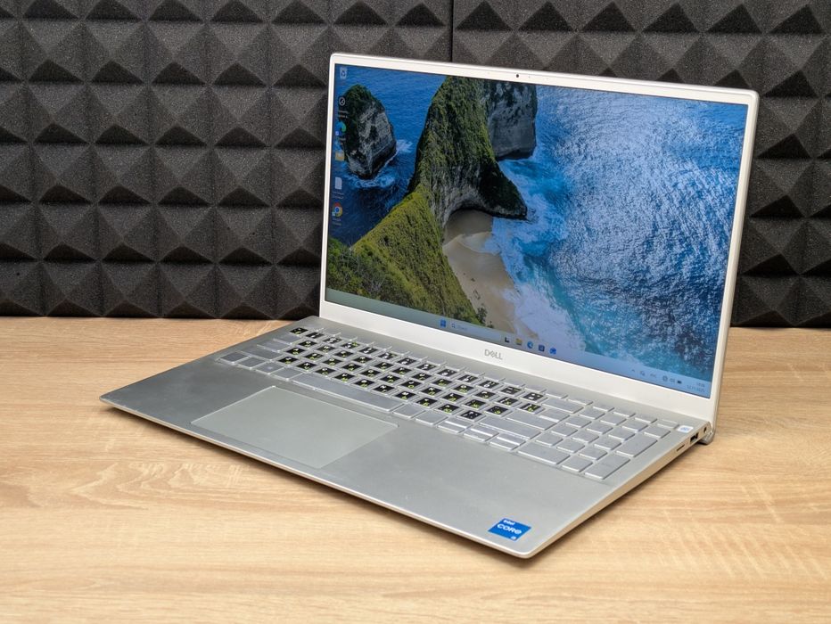 Ноутбук Dell 5502 15.6 i5 1135g7 iris xe graphics 8/256 ssd Full hd ip