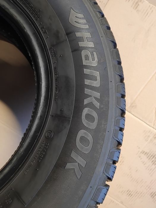 Opona zimowa Hankook Winter Icept LV 225/70R15c