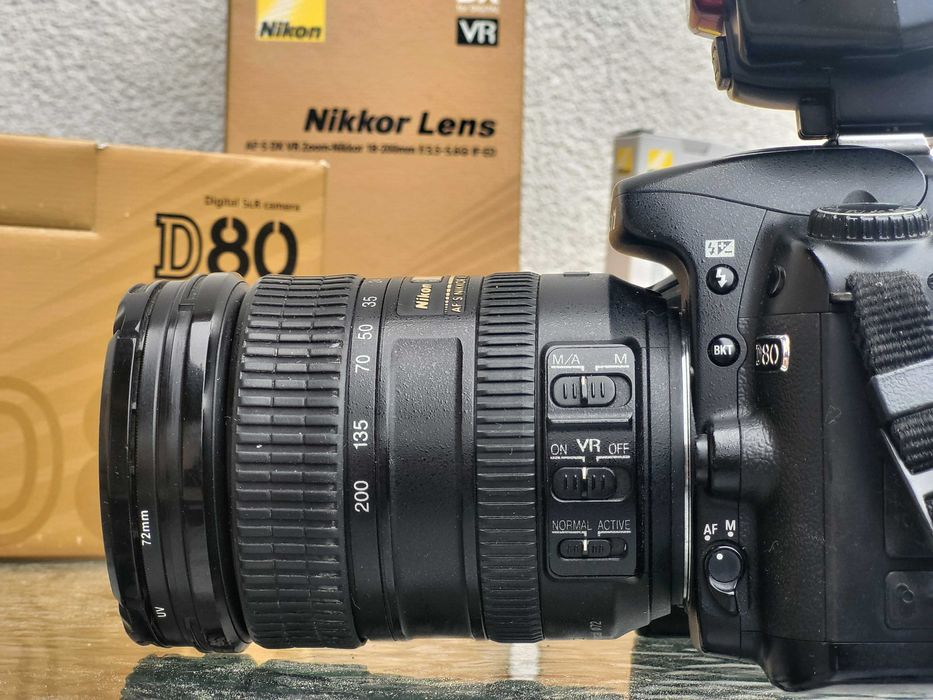 Nikon D80 + Nikkor 18-200 + Lampa SB-800
