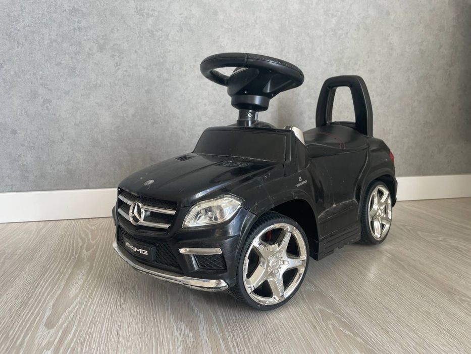 Дитяче авто Mercedes AMG 70х30х35см машинка для малюка транспорт самокат