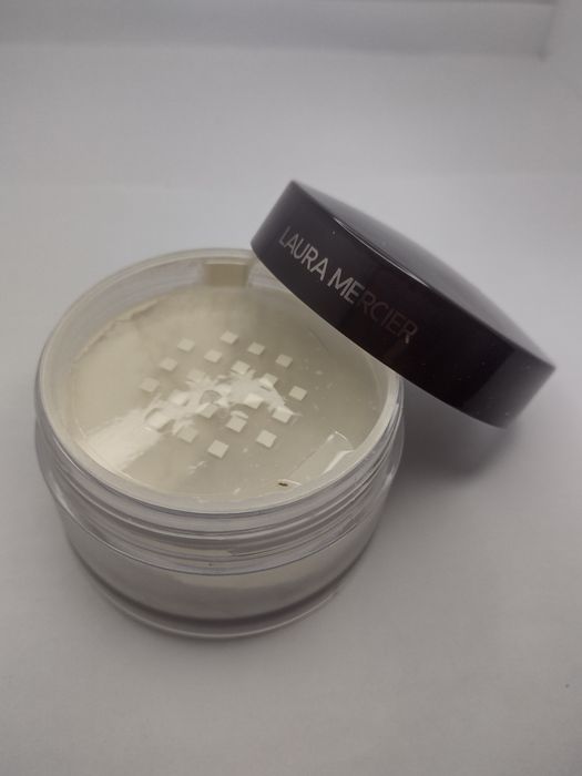 Nowy puder Laura Mercier translucent 29g.