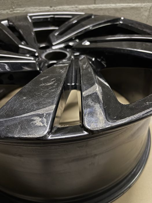 Диск Volkswagen Touareg 2023 760601025aaax1 Vag оригінал