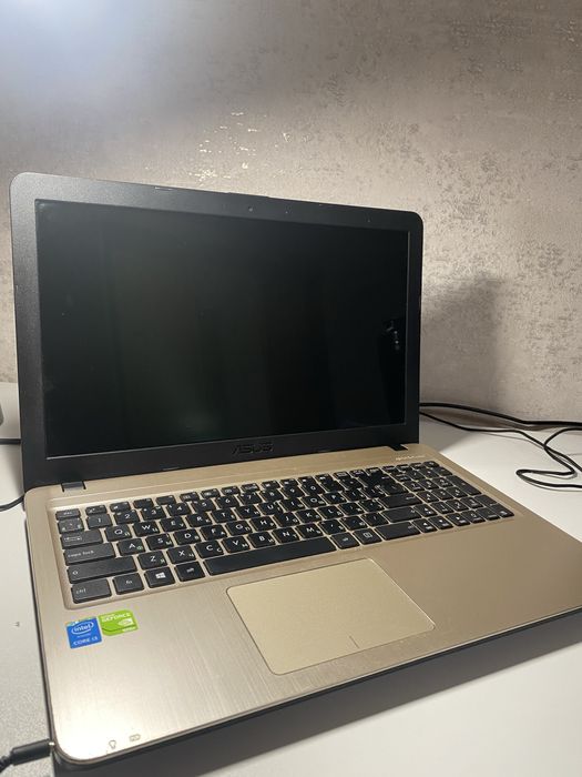 Ноутбук Asus F540L