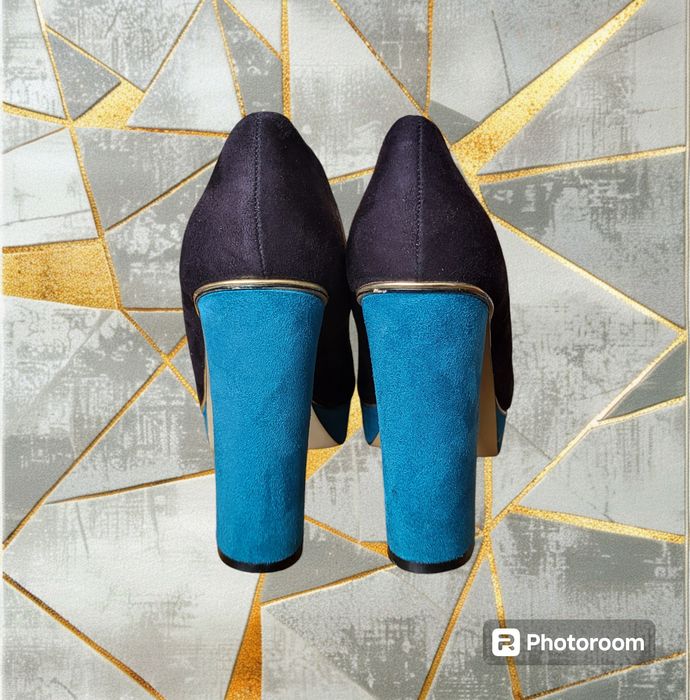 (39) Czarno-niebieskie zamszowe buty na wysokim obcasie i platformie