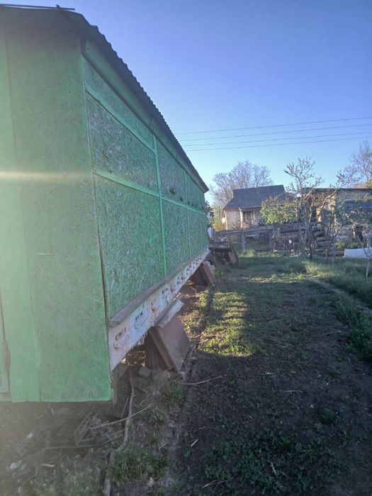 Павільйони для Бджіл виготовленні з тракторних прицепів