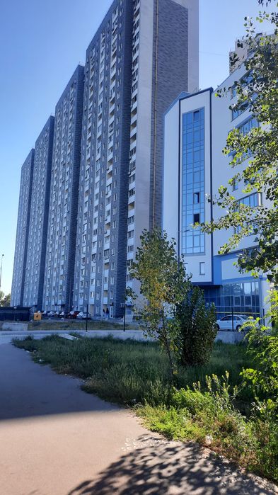 Продам новобудову 2к ЖК  Ревуцький Ревуцького 54.м Харківська Позняки