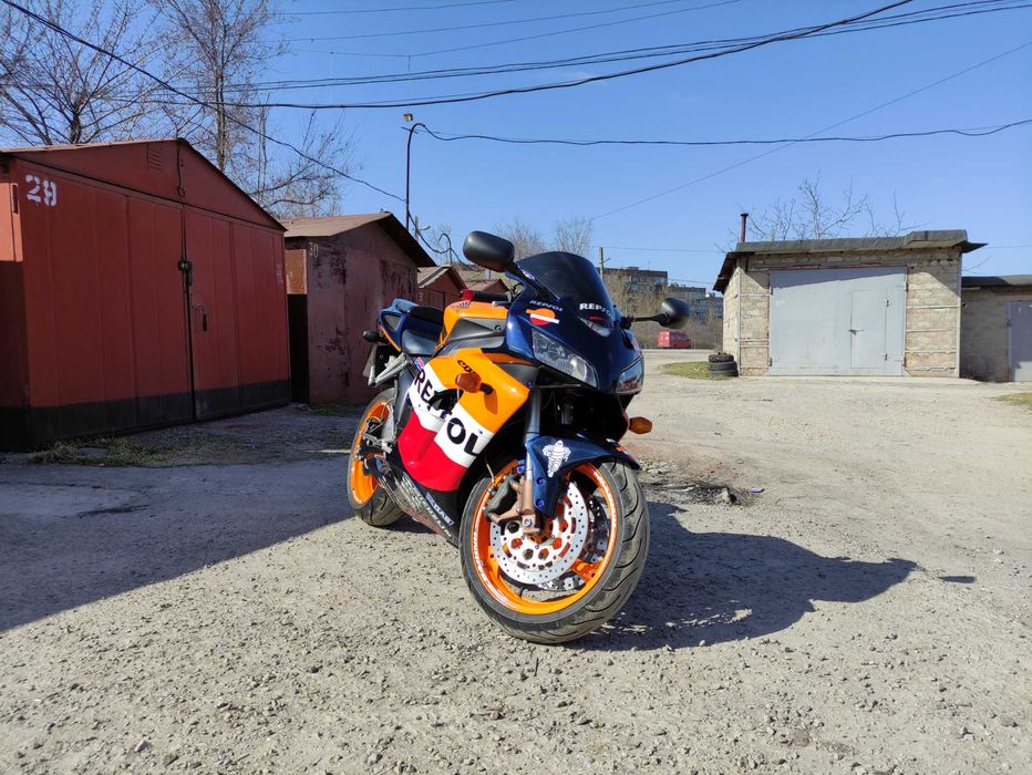 Honda CBR 1000RR  2005